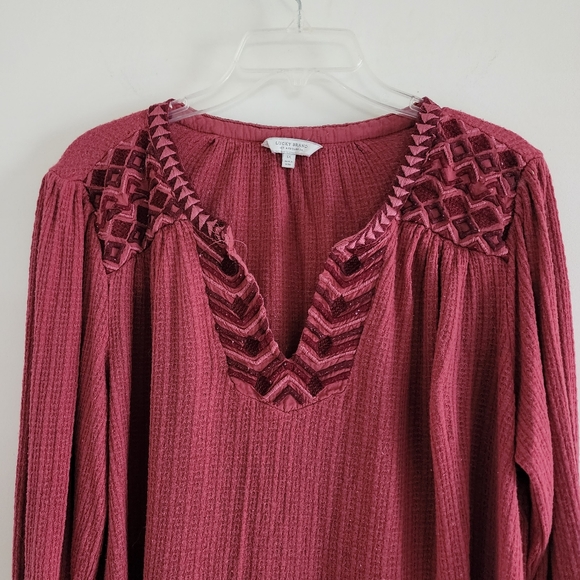Lucky Brand Embroidered Bell Cuff Sleeve Waffle Knit Top Size 1X - Picture 12 of 12